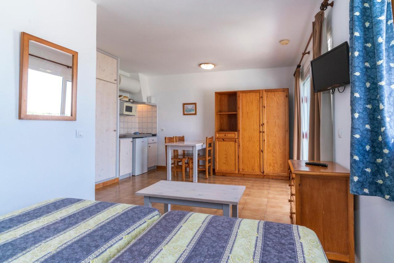 Apartamentos Vista Blanes Cala'N Blanes  Екстериор снимка